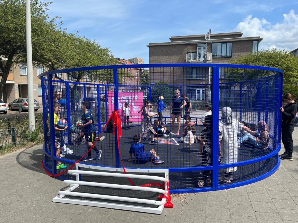 Panna low courts in het noorden plaatsen.