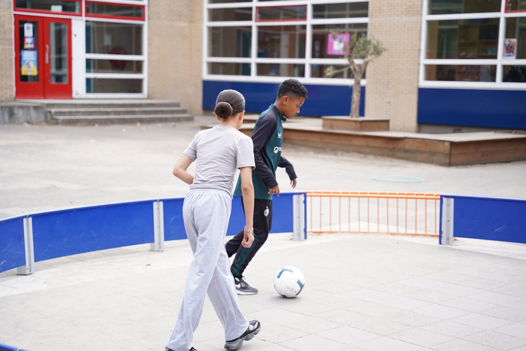 laat-kinderen-sporten-panna-low-court